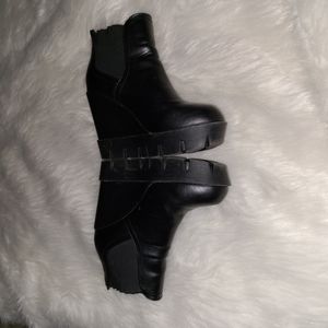 Steve Madden Size 8 Faux Leather Wedge Platform